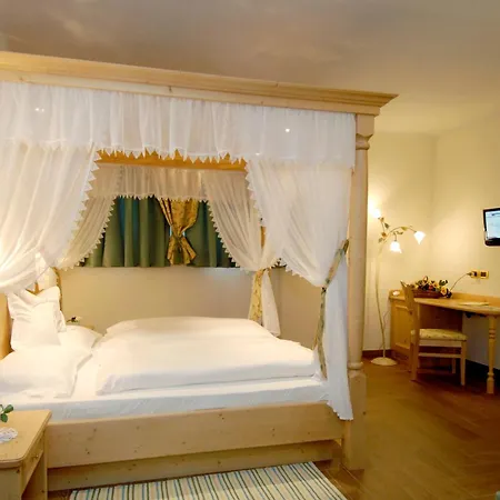 Otel Paradise 4*