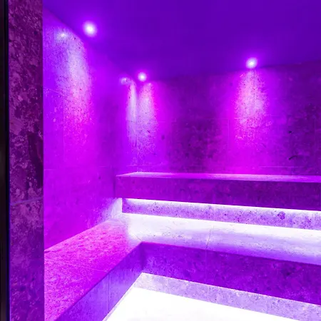 Paradise 4*